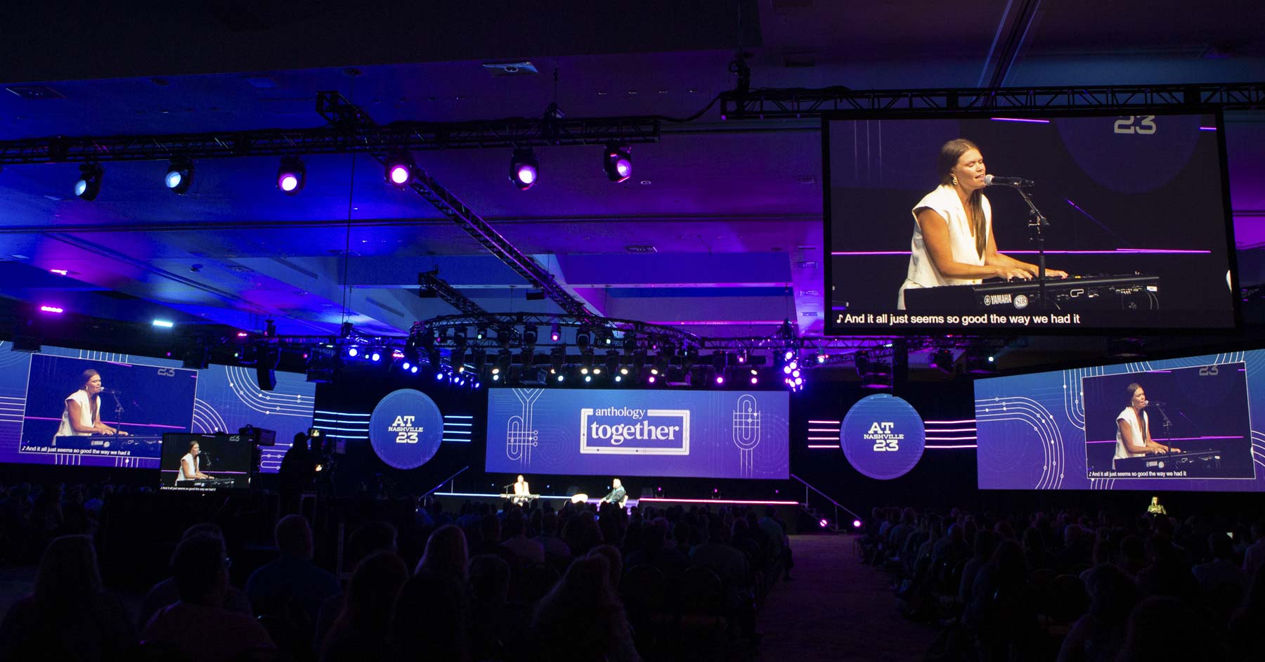 Nicolle Galyon performing her song on the main stage